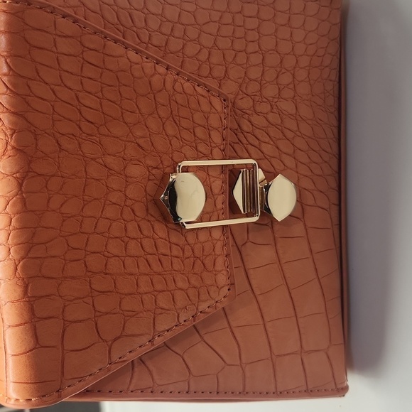 Badgley Mischka orange trapezoid vegan croc bag NWT - Picture 7 of 12
